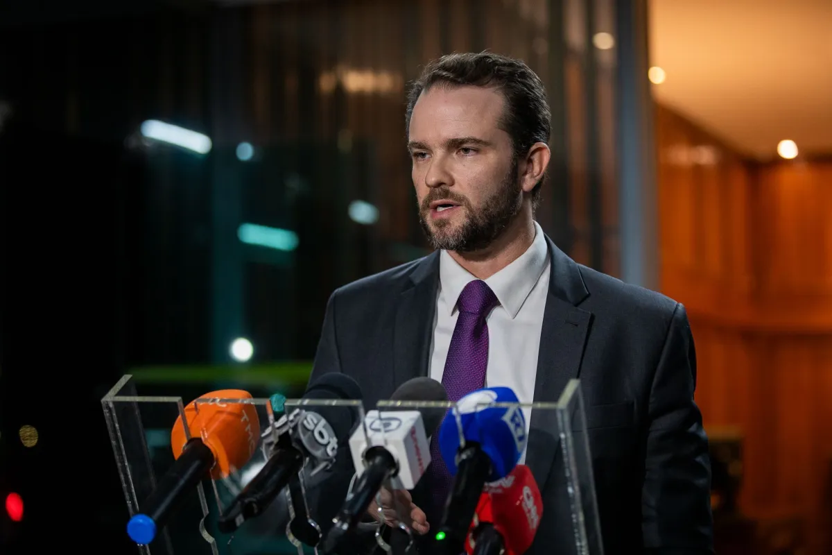 Tarifas dos EUA contra o Brasil são interferência eleitoral, diz Durigan
